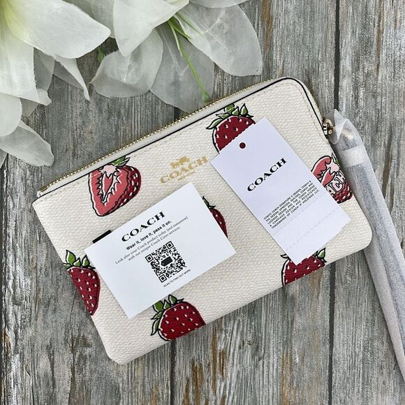 Authentic Coach Corner Zip Wristlet With Strawberry Print Wallet Bag Purse - Picture 6 of 6